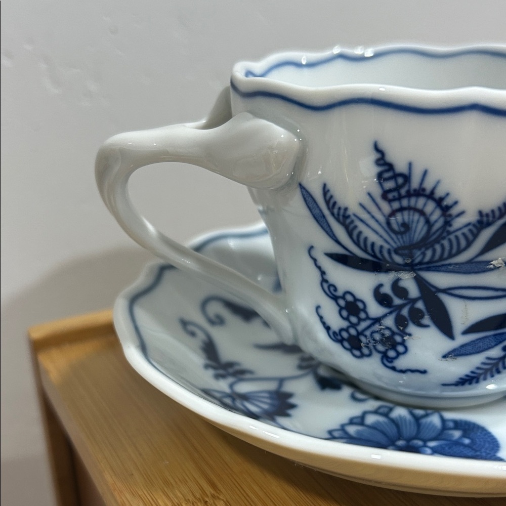 Blue Danube, Teacup and Saucer Set - Classic Floral Design - Picture 3 of 12